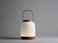 LED-Handlaterne Kunststoff und Holz 19×19×34 cm Weiß/Walnussbraun – mobile Außenleuchte mit Tragebügel